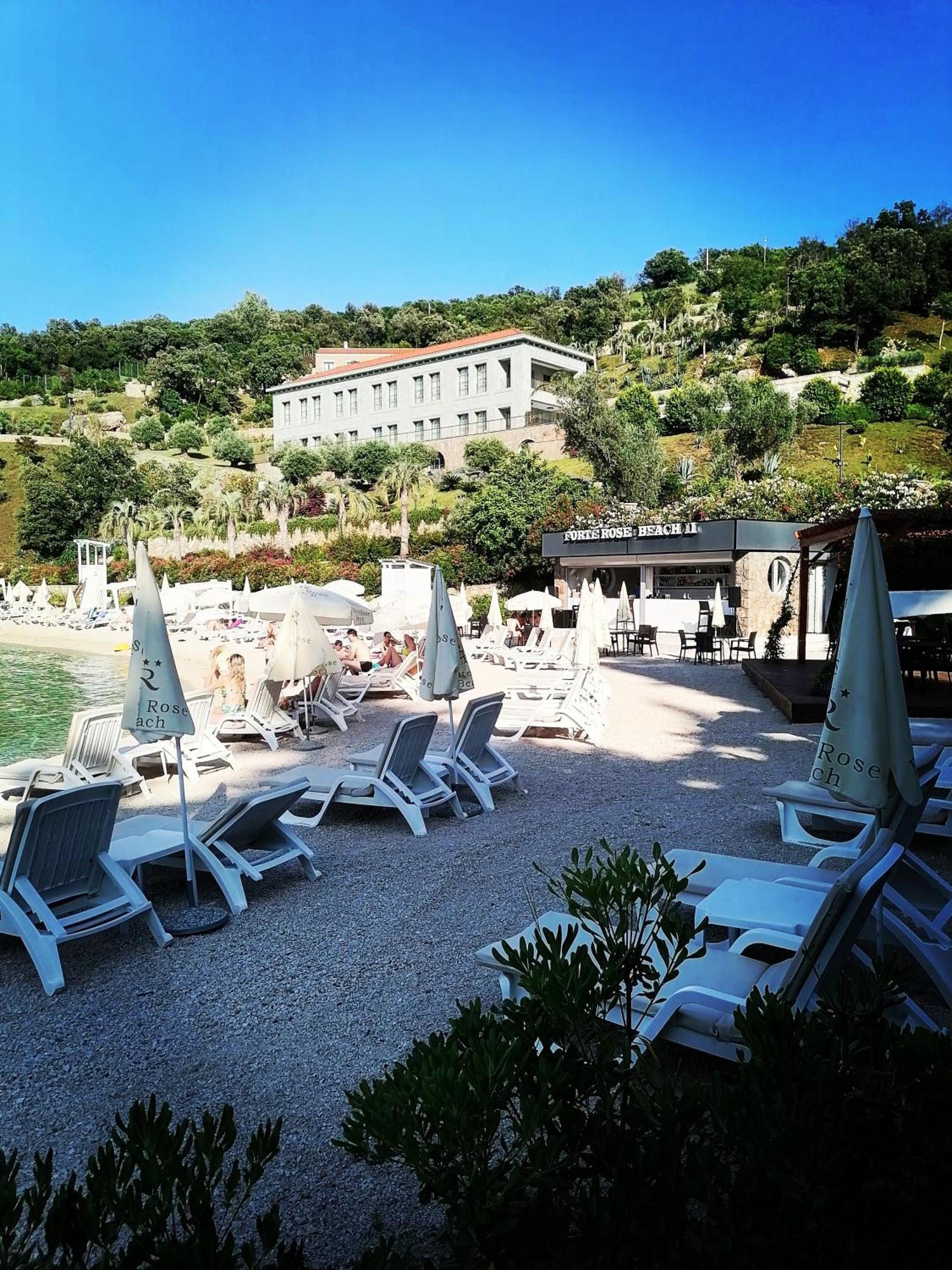 Villa Glamping Peninsula Lustica Rose à Tivat Extérieur photo